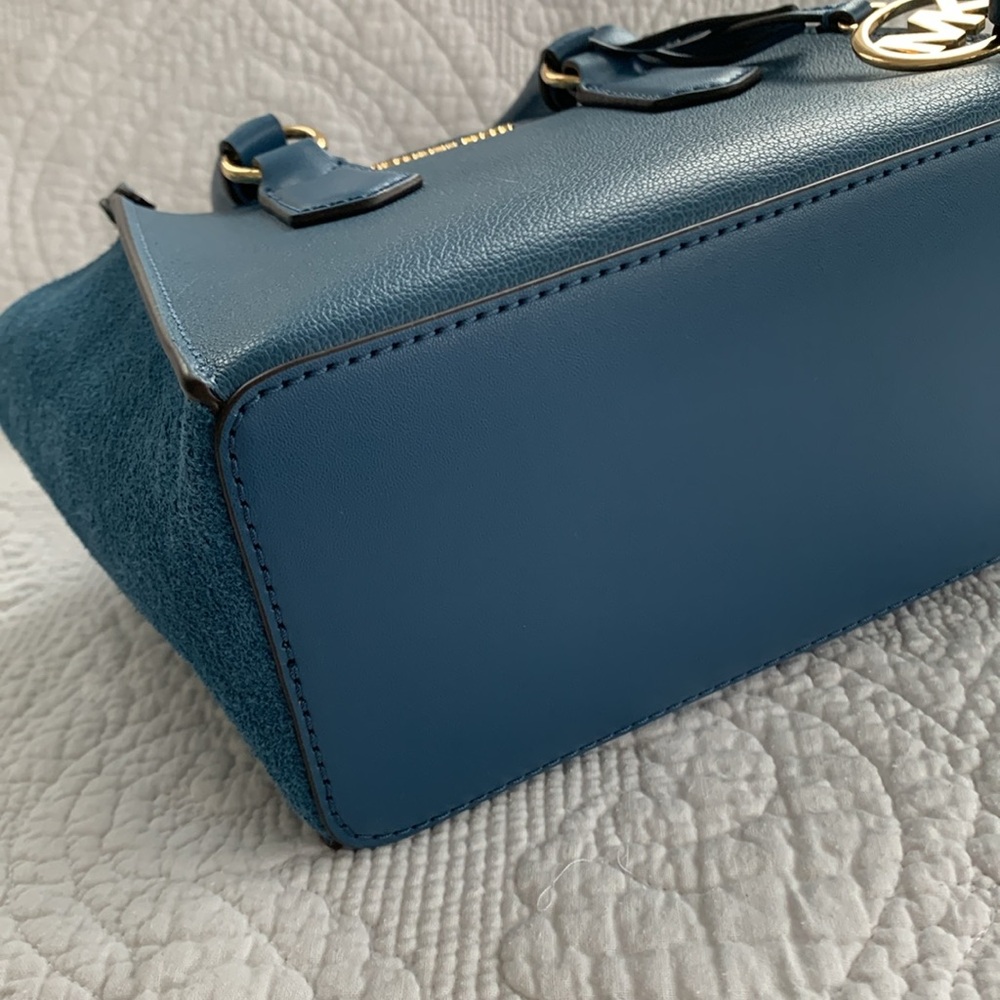 ♥️♥️♥️♥️ Michael Kors Blue leather/suede small bag ♥️♥️♥️♥️ - Picture 11 of 11